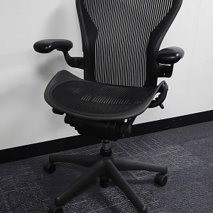 Herman Miller Used Aeron Chairs, 2 Lever Fully Adjustable Arms, Graphite Size B