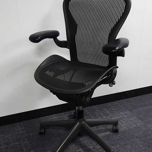 Herman Miller Used Aeron Chairs, 3 Lever Height Adjustable Arms, Graphite Size B